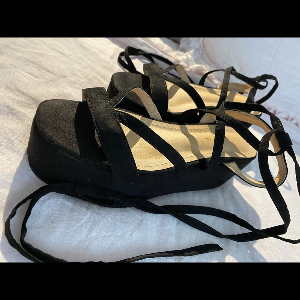 Platform block lace sandals
